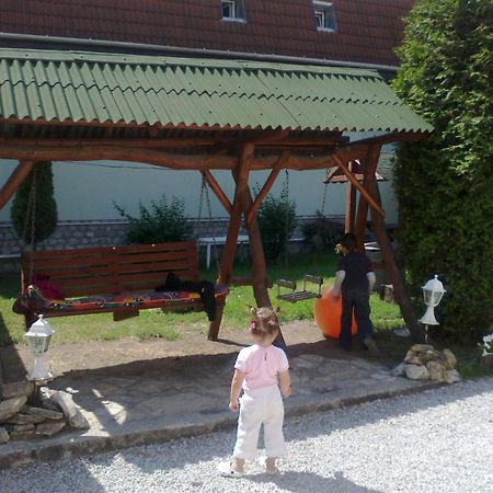 Taltos Vendeghaz Bed & Breakfast Szilvásvárad Екстериор снимка